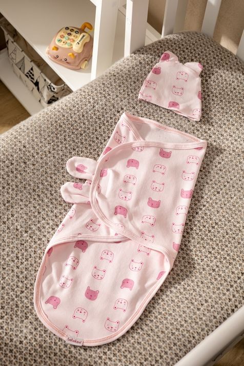 BEBEKEVI DRAP D'EMMAILLOTAGE ROSE AVEC BONNET