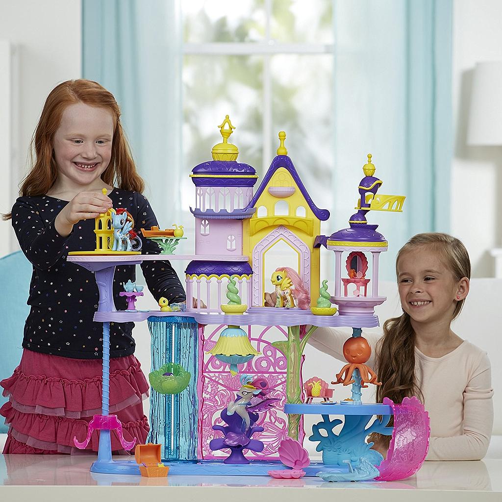 HASBRO CHATEAU DE PONY GM C1057